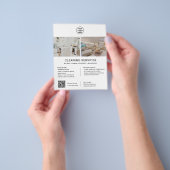 Schoonmaakdiensten Aangepaste Logo Witte QR Flyer (Hand)