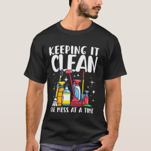 Schoonmaker Huishoudelijke hulp Schoonmaker Houdt T-shirt