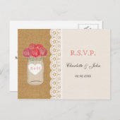 schoot, koraalrozen op mason-jar bruiloft RSVP Uitnodiging Briefkaart (Voorkant / Achterkant)