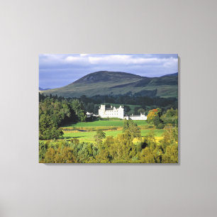 Schotland, Tayside, Blair Castle. In een smaragdgr Canvas Afdruk