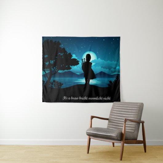 Schotse piper in heldere maan wandkleed (In Situ (horizontaal))