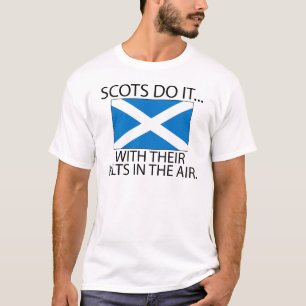 Schotten doen het... Met hun kilts in de lucht T-shirt