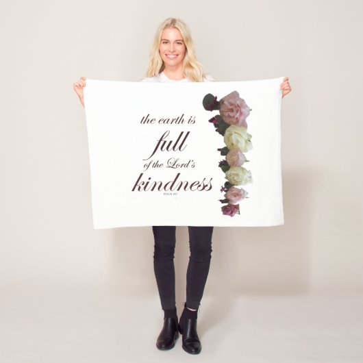 Schrift, psalm 33, witte en roze rozen fleece deken (In situ)