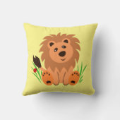 Schudde leeuw in het gras met ladybug kussen (Achterkant)