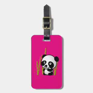 Schuif zwart-wit panda-beer in een bamboegroef. bagagelabel