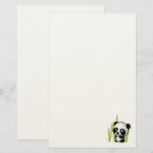 Schuif zwart-wit panda-beer in een bamboegroef. briefpapier (Voorkant / Achterkant)