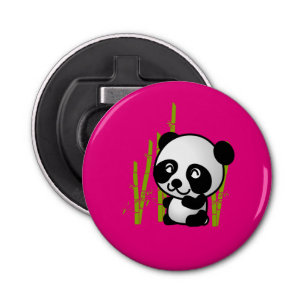 Schuif zwart-wit panda-beer in een bamboegroef. button flesopener