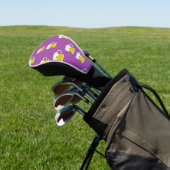 Schuimbierbeker op paars golfheadcover (Insitu)