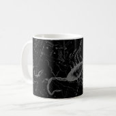 Scorpio Constellation Hevelius circa 1690 op Black Koffiemok (Voorkant links)