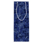 Scorpio Zodiac Sign on Navy Blue Camo Wijn Cadeautas (Achterkant)