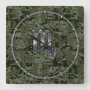 Scorpio Zodiac Symbol Woodland Digital Camo Vierkante Klok