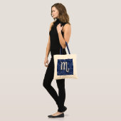 Scorpio Zodiac Symbool op Navy Blue Camo Tote Bag (Voorkant (model))