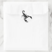 Scorpion noir sur autocollant blanc (Sac)