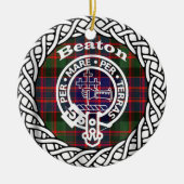 Scottish Clan Beaton Tartan en Crest Keramisch Ornament (Voorkant)
