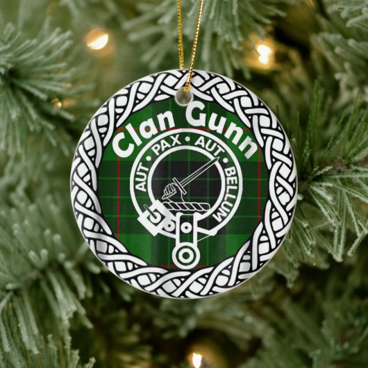 Scottish Clan Gunn Tartan en Crest Keramisch Ornament (Boom)