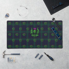 Scottish Thistle op Dark Tartan Custom Monogram Bureaumat