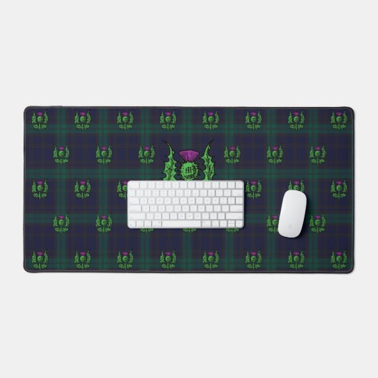 Scottish Thistle op Dark Tartan Custom Monogram Bureaumat (Keyboard & Muis)