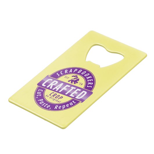 "Scrapbookers - Couper, Coller et Répéter" (Devant Angle)