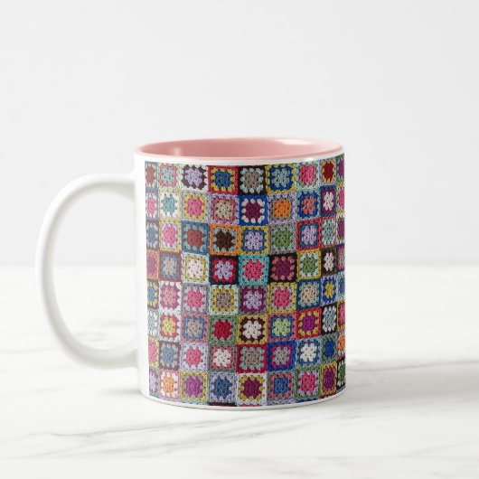 Scrappy Granny Square Blanket 11 oz Two-Tone Mok (Links)