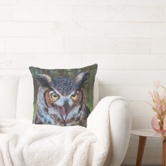 Screeching Owl Pillow Kussen