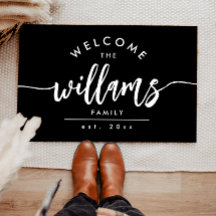 Script Familienaam Modern Zwart Gepersonaliseerd