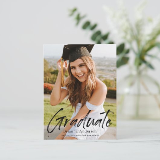 Script manuscrit Faire-part d'obtention d'un diplô (Debout devant)