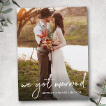 Script manuscrit Nous Nous Sommes Mariés Photo<br><div class="desc">Script manuscrit moderne tendance Nous avons marié Mariage Faire-part Photo Carte postale</div>