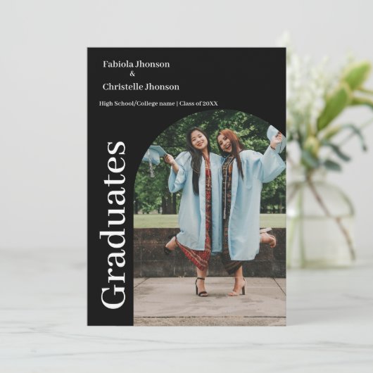 Script minimaliste double graduation faire-part (Debout devant)