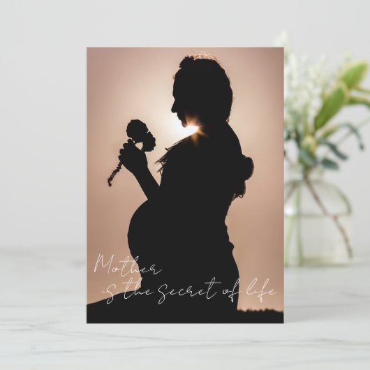 Script moderne et carte de vacances photo mère (Debout devant)