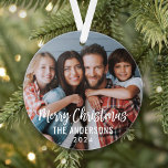 Script moderne Joyeux Noël Photo de famille<br><div class="desc">Le design élégant pour les fêtes de fin d'année vous propose votre image de famille préférée avec Joyeux texte de Noël dans des lettres modernes brossées. Personnalisez le texte personnalisé avec votre nom de famille ou nom de famille et l'année. Un simple motif de flocons blancs d'hiver habille l'arrière de...</div>