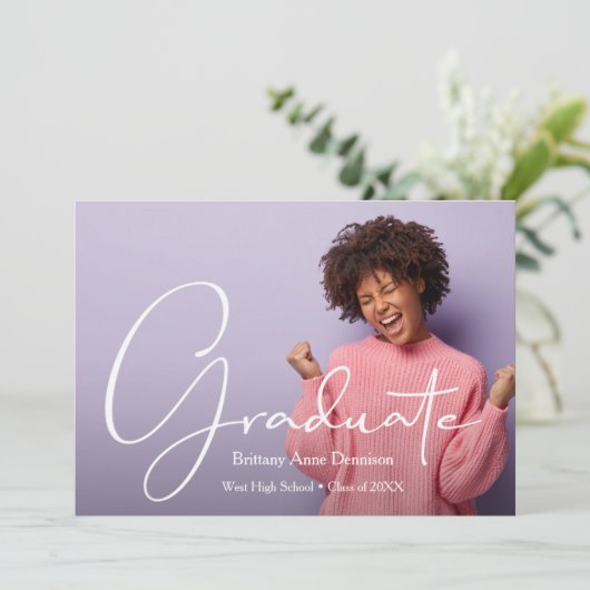 Script moderne Photo Graduation Party Invitations (Debout devant)