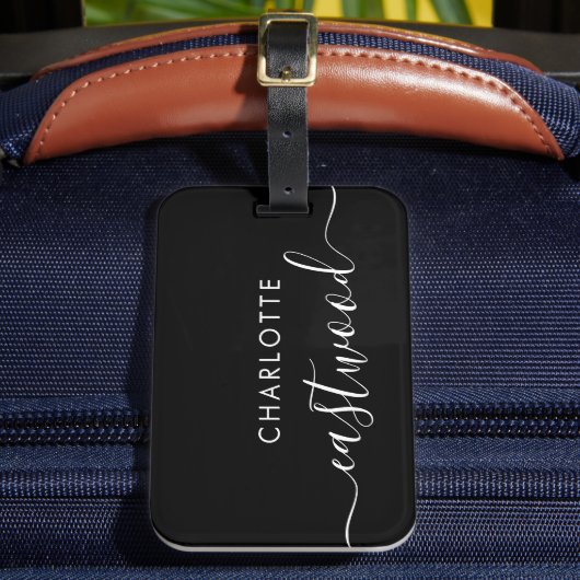 Script Monogram Black Luggage Tag Bagagelabel (Voorkant Insitu 2)