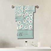 Script Monogram Boho Sage Groen Wit Grijs Bloem Bad Handdoek