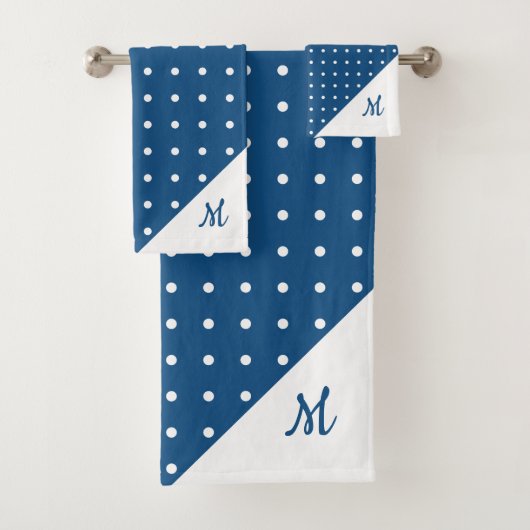 Script Monogram Wit op Blue Polka Dot Patroon Bad Handdoek (Insitu)
