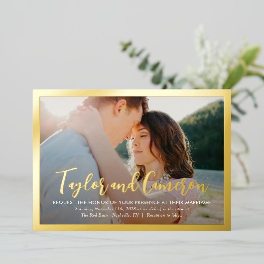 Script Names FOIL Simple Mariage Photo Invitation (Debout devant)
