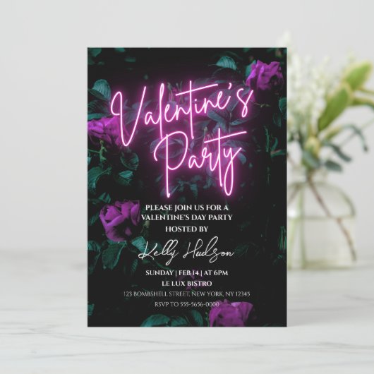 Script Neon Valentine's Day Party Invitation (Debout devant)