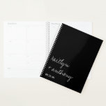 Script noir et blanc moderne Mariage minimaliste<br><div class="desc">Préparez-vous à votre grande journée dans le style avec cette wedding planner moderne et très tendance. Le design est facile à personnaliser avec vos propres noms et date mariage et vous pouvez garder toutes vos idées de design, informations mariages importantes et beaucoup plus en sécurité ensemble dans ce planificateur personnalisé....</div>