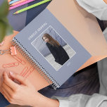 Script professionnel Gold Frontière Black Femmes P<br><div class="desc">Voici notre professionnel Gold Script Border Black Women Photo Planner. Ce planificateur présente un design contemporain et sophistiqué,  vous permettant de personnaliser votre expérience de planification avec vos propres photos.</div>