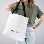 Script rustique Monogramme Sac fourre-tout de la s<br><div class="desc">Ce sac fourre-tout rustique monogrammed de femme de ménage est le cadeau parfait pour elle. Le design simple et moderne en noir et blanc présente une calligraphie manuscrite unique et fantaisiste, avec un style boho minimaliste contemporain. Personnalisable dans n'importe quelle couleur. Gardez le design minimal et simpliste, en l'état, ou...</div>