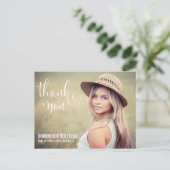 SCRIPT WHIMSIQUE | CARTE POSTALE MERCI DE DIPLÔME (Debout devant)