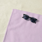 Scriptnaam & monogram | Magenta & Lichtpaars Strandlaken (In situ)