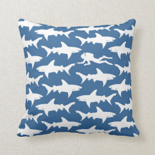 Scuba Diver zwemmen met Sharks School Kussen