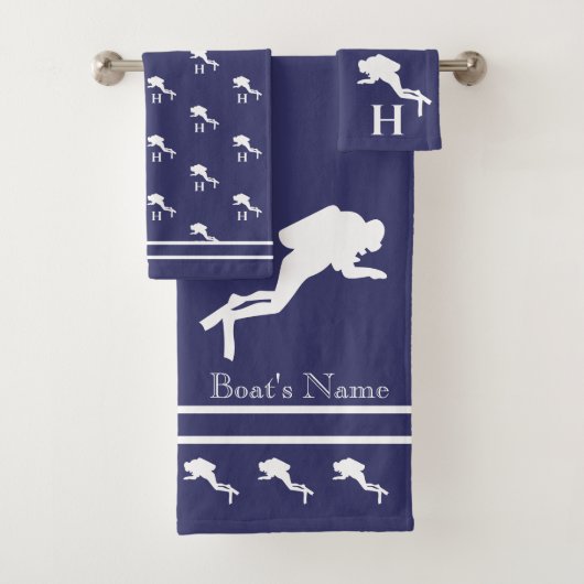 SCUBA DIVERS Monogrammed White Navy Grey Bad Handdoek (Insitu)