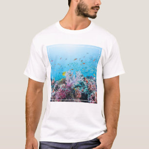 Scuba duiken met kleurrijk rif en koraal t-shirt