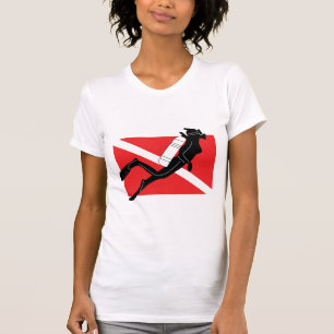 SCUBA schuift de vlag met Vrouw duiker omlaag T-shirt