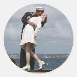 Sculpture Unconditional Surrender in San Diego Ronde Sticker