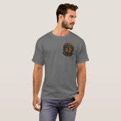 Sea Monster Battles the US Navy T-Shirt (Devant entier)
