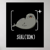 Seal Ion Funny Zee Lion Pun Dark BG Poster (Voorkant)