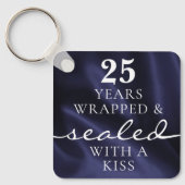 Sealed with a Kiss Blue 25th Birthday Anniversary Sleutelhanger (Voorkant)