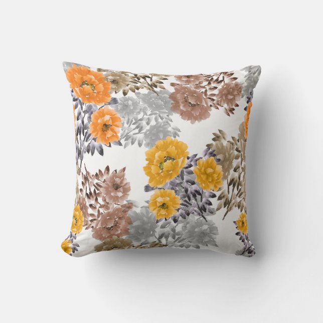 Seamless pattern of orange, yellow, beige flowers  kussen (Voorkant)
